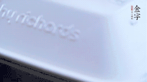 大火煮沸后轉(zhuǎn)小火篤1小時(shí)即可。