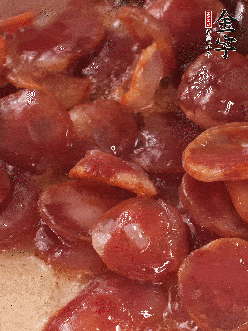 絲苗米洗凈后，用1.5倍水煮至6分熟（偏硬的質(zhì)地），網(wǎng)篩撈起瀝干水分備用。