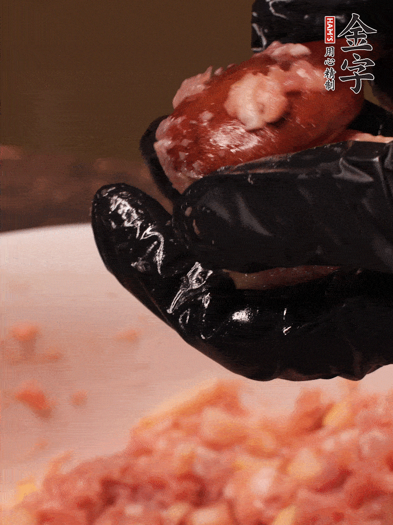 攪拌上勁，15g食用油，再攪拌一下，分成30g小圓球，冰凍1小時