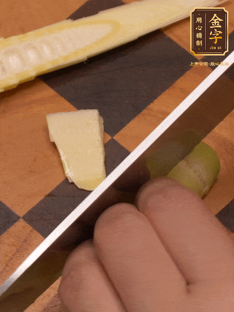 雷筍，剝?nèi)ネ鈿?，切成?>
					</div>
					<span>步驟 3/7</span>
					<p>雷筍，剝?nèi)ネ鈿?，切成?/p>
				</li><li>
					<div   id=